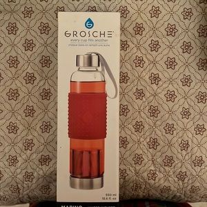 Water bottle with tea infuser